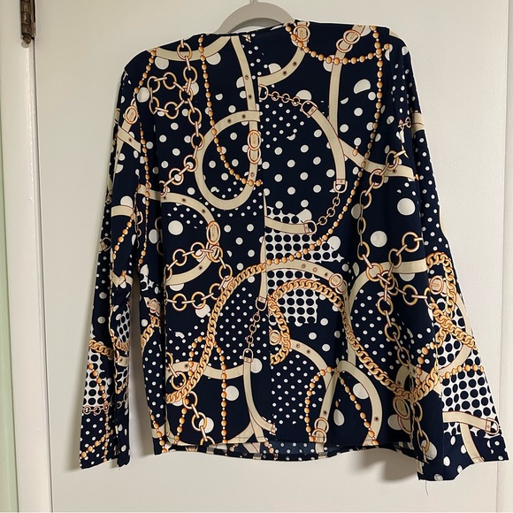 Lovely and light women’s top, size L, perfect for holiday, work or an outing. - Picture 3 of 5